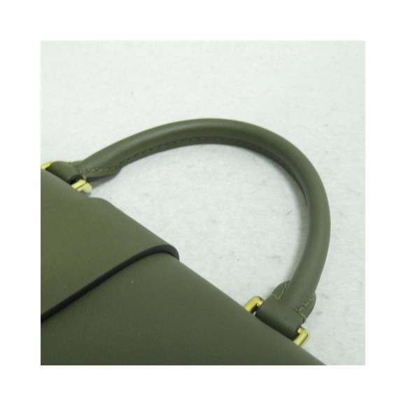 Louis Vuitton Women's Monogram Locky BB Bag in Excellent Condition in Brown - Picture 8 of 11